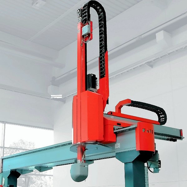Fig. 1: Casting manipulator with mounted casting ladle, type CASTMASTER from Fill GmbH