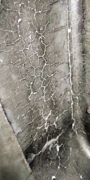 Fig. 3: Stress cracks in edges and radii of a thermally highly loaded counter pin, 25,000 fillings, material 1.2343, source: FT&amp;E Foundry Technologies &amp; Engineering GmbH